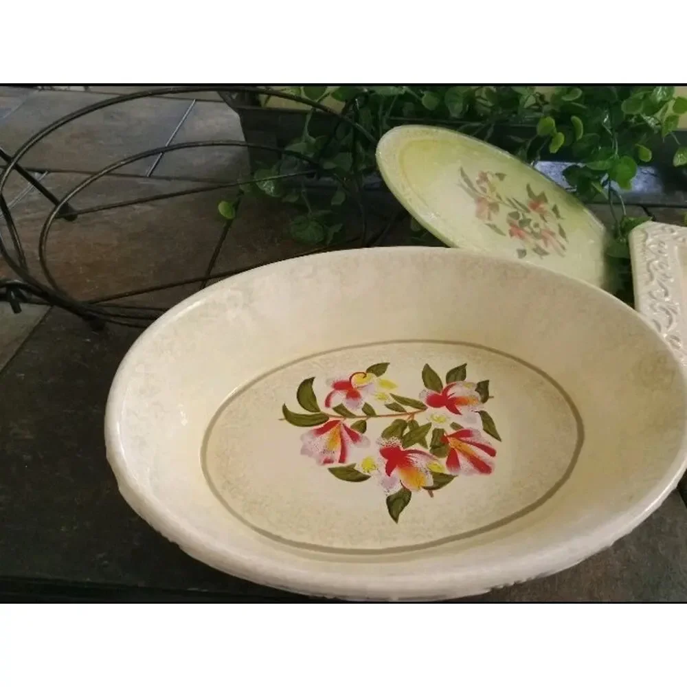 Temp Tations Magnolia Pattern 4pc Set -1.5qt Bsker, Rack, Trivet & 10x14 platter